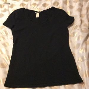 u-neck t-shirt